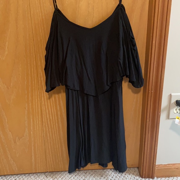 Black off the shoulder dress - Picture 4 of 5